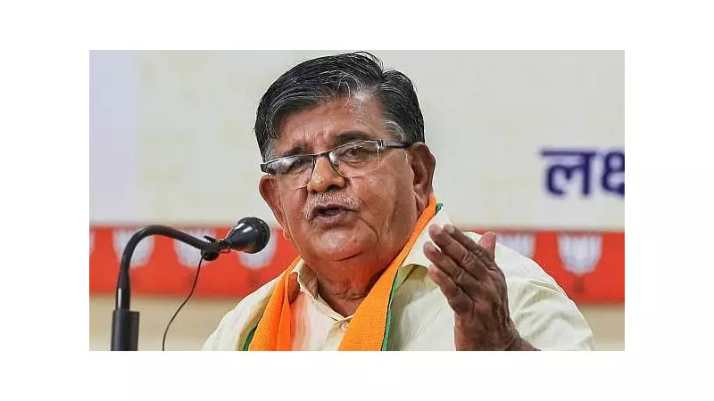 Punjab BJP Delegation Accuses AAP Government of Targeting Media Houses in Meeting with Governor