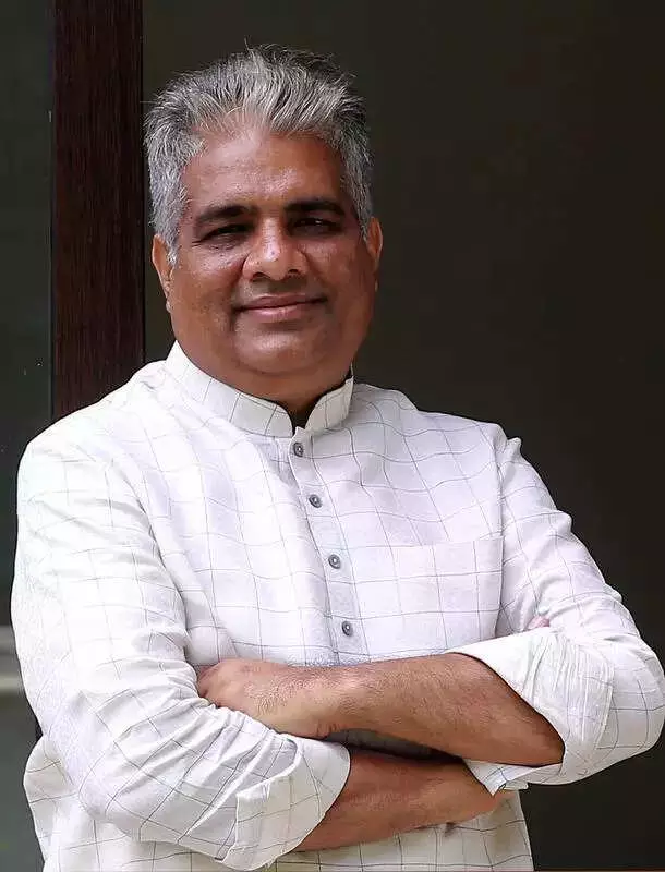 Punjab Sees 53% Drop in Stubble Burning; Minister Yadav Pushes for CRM Machine Readiness