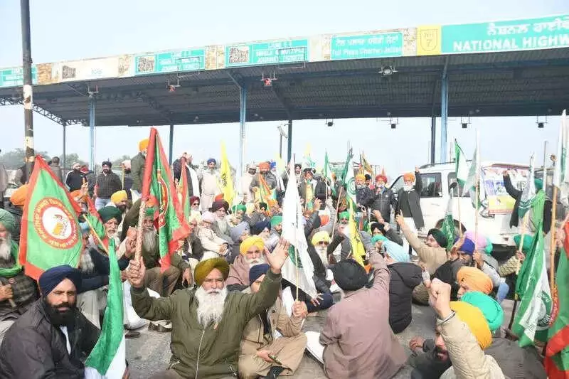 Qaumi Insaaf Morcha Activists Seize Punjab Toll Plazas in 3-Hour Protest