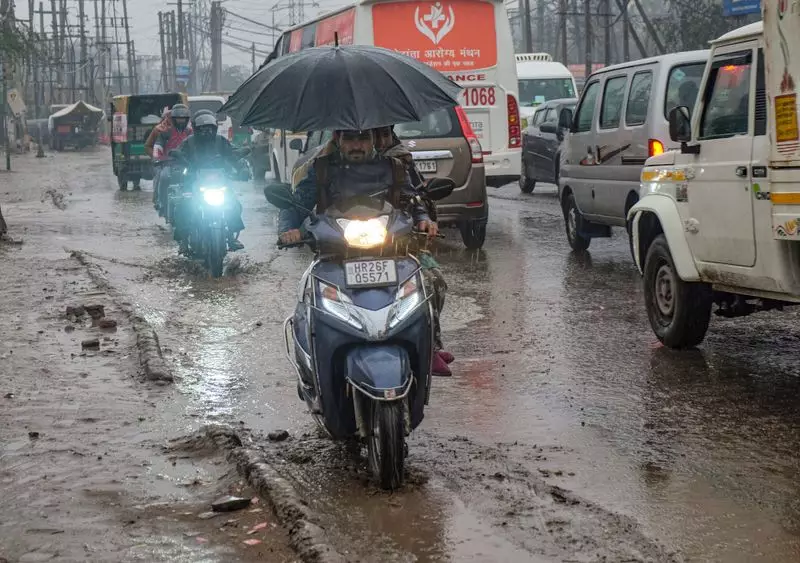 Rain and Winds Bring Relief to Gurugram and Faridabad, Cooling Haryana's Heat