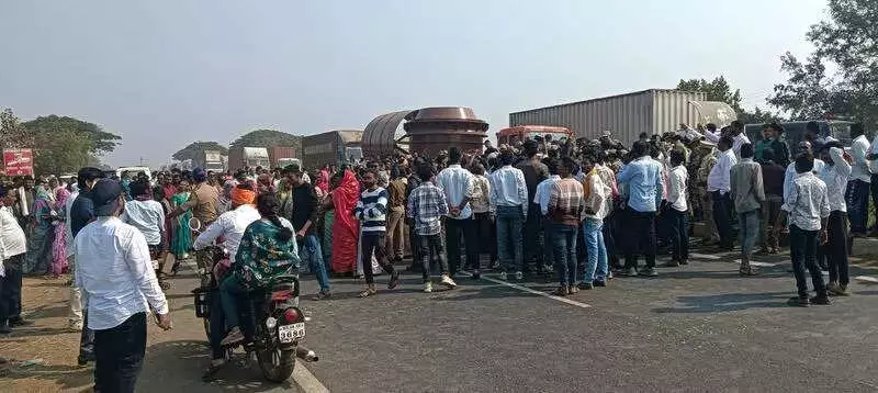 Republic Day Protests by Gosikhurd Dam PAP Families Turn Violent in Bhandara