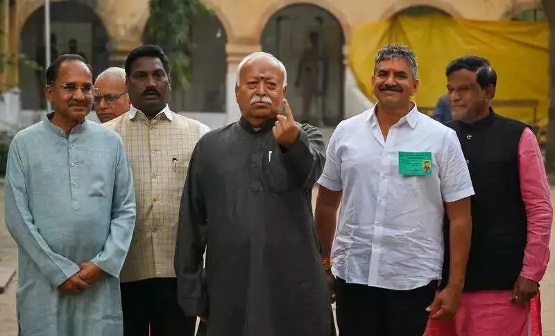 RSS Chief Mohan Bhagwat Warns Against NOTA, Calls Voting a Democratic Duty