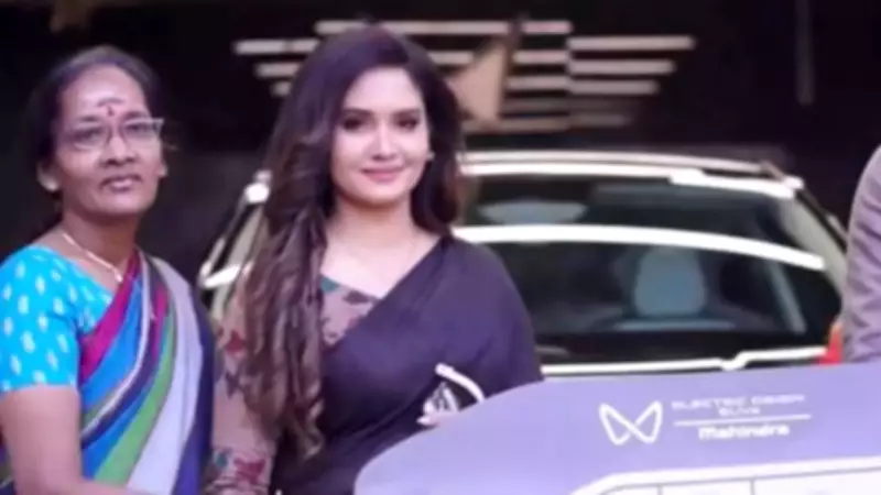 Saai Gayathri of Pandian Stores Fame Welcomes New SUV, Shares Emotional Moment