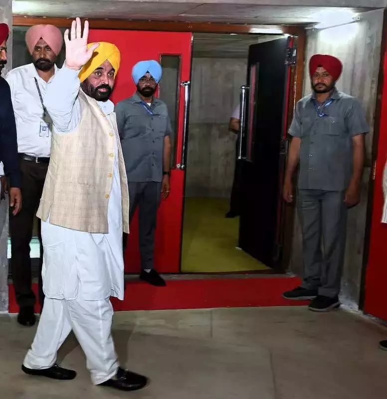 SAD Slams Punjab's Health Insurance Scheme as 'Publicity Gimmick'