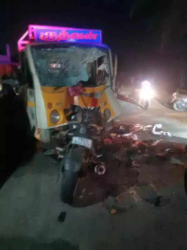 Salem Road Accident: 3 Youths Killed in Van-Bike Collision Near Mettur