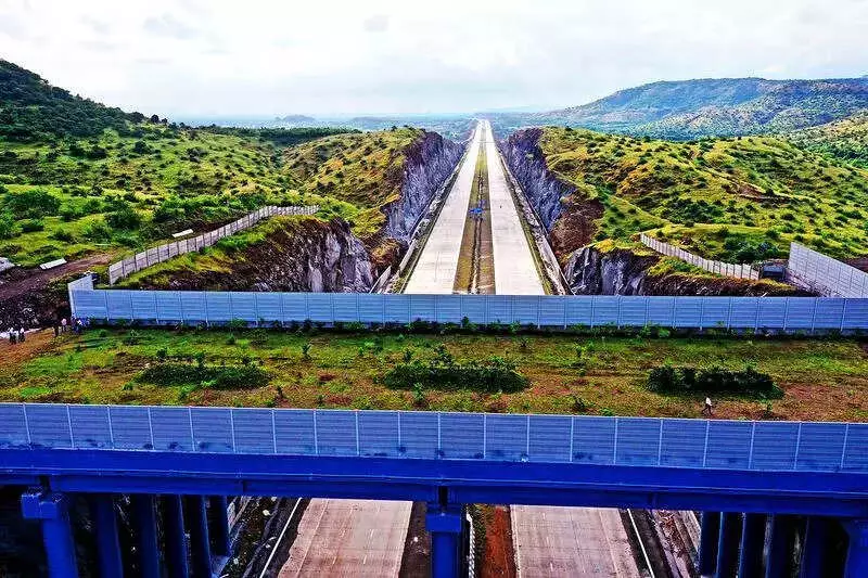 Samruddhi Expressway Crash: 2 Dead in Nashik Tanker-Truck Collision