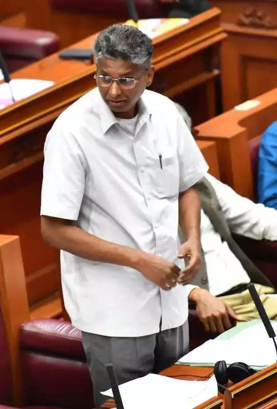 Satish Jarkiholi Compares Congress Leadership Change to a 'Big Cricket Match'