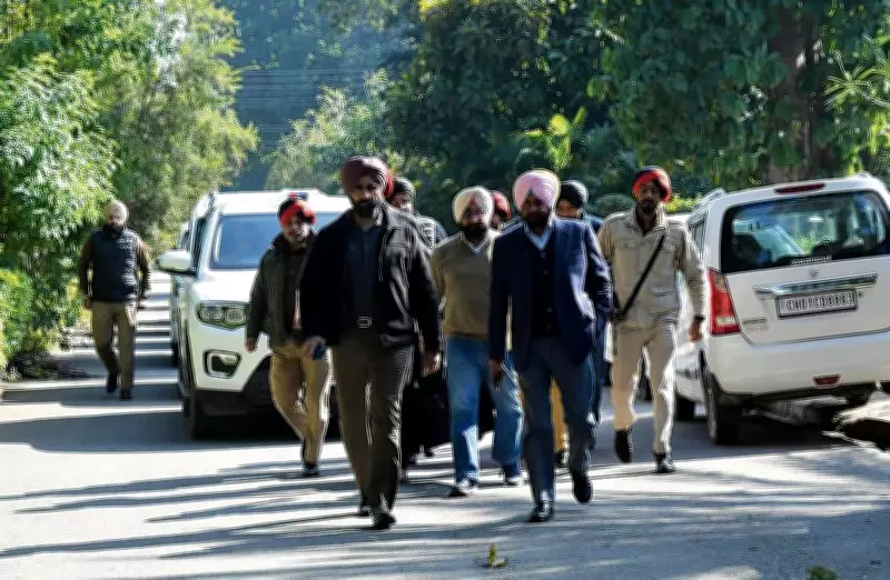 SGPC Submits Records to SIT on Missing Saroops Following Akal Takht Directive