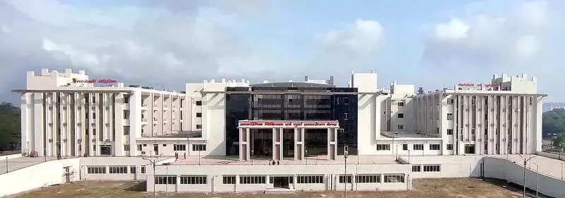 SGPGI Doctors Perform Complex Hip Surgery on 140kg Patient in Lucknow