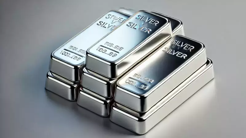 Silver Price Today: Metal Opens Flat, Edges Higher Amid US-Venezuela Tensions