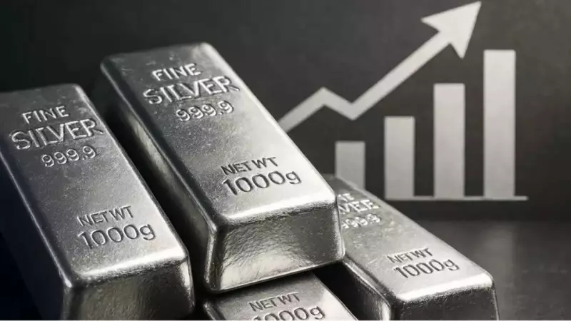 Silver Soars Past Rs 3 Lakh Mark on MCX, Hits Record High Amid Global Rally