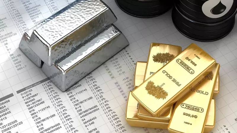 Silver Soars Past Rs 3.2 Lakh/kg, Gold Futures Hit Record Rs 1.48 Lakh/10g