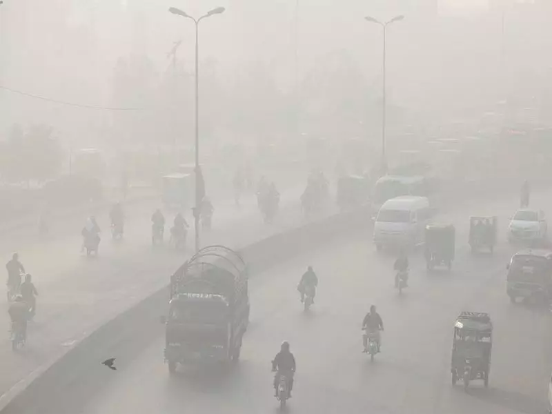 Smog Crisis in Pakistan's Punjab: Air Quality Plummets to 'Very Unhealthy' Levels