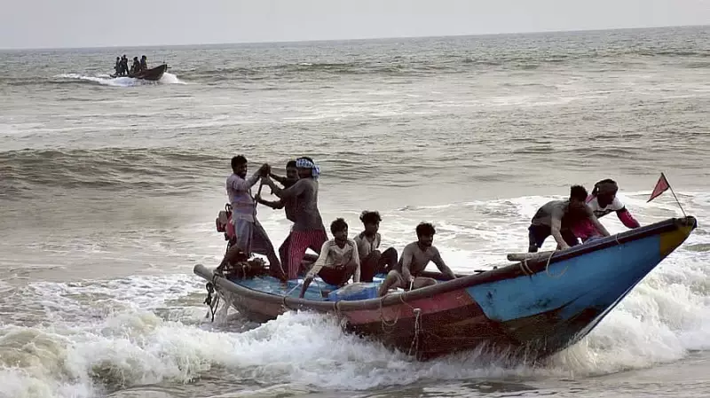 Sri Lankan Navy Arrests 7 Indian Fishermen for Alleged Poaching in Palk Strait