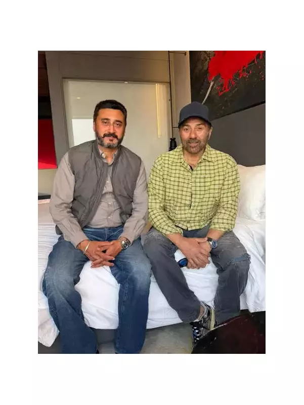 Sunny Deol Meets Family of PVC Hero Nirmal Jit Singh Sekhon Amid Border 2 Success
