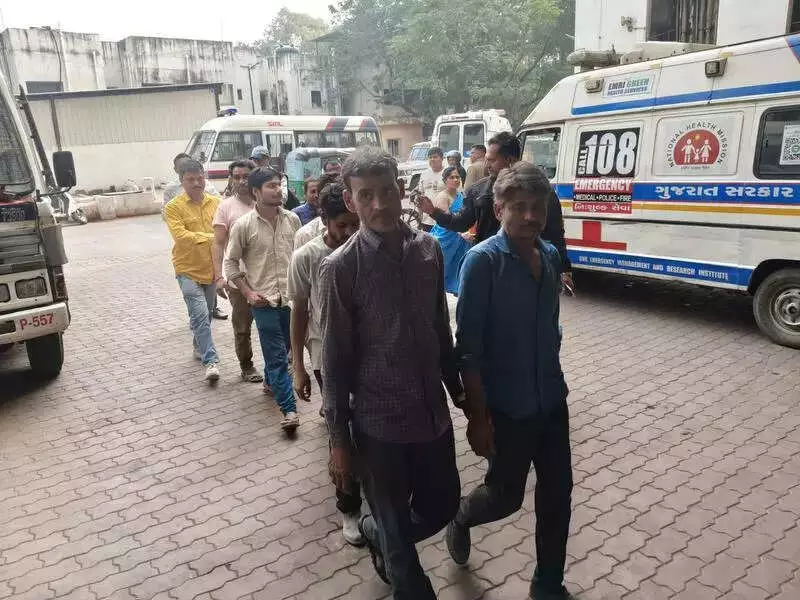 Surat Police Crackdown: 690 Booked in New Year Anti-Liquor Drive