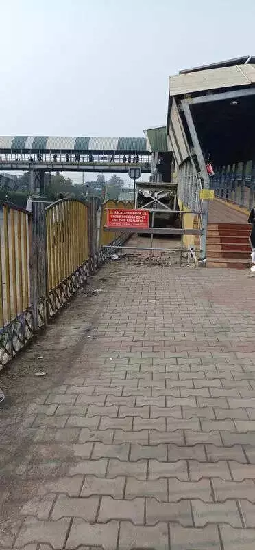 Tambaram's GST Road FOB Crisis: Broken Escalators, Delayed Lifts Plague Commuters