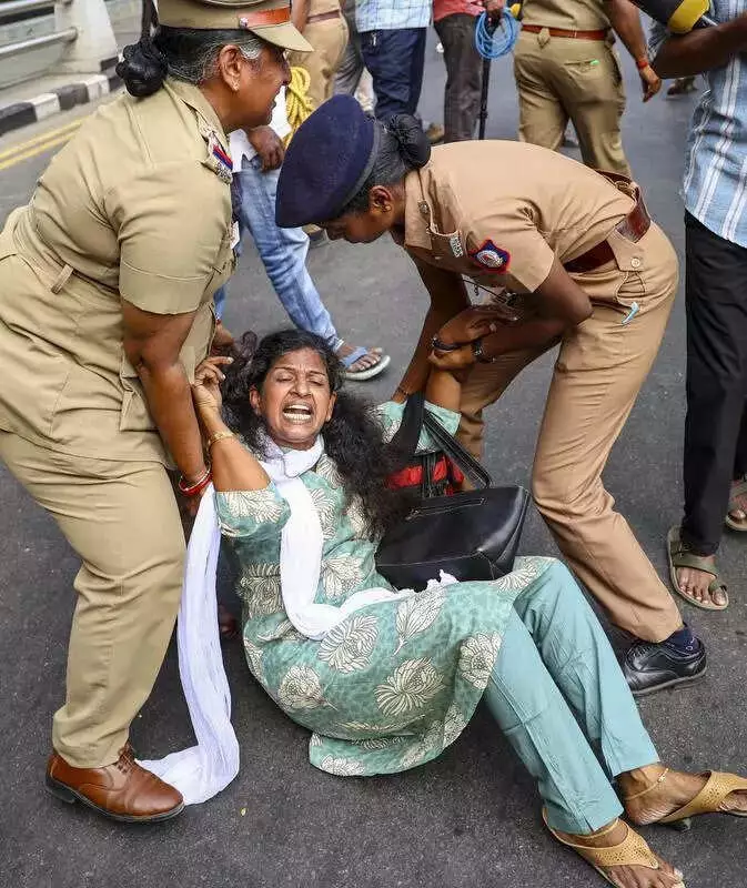 Tamil Nadu Govt Reviews Pension Scheme Report, Cabinet to Decide on Jan 6