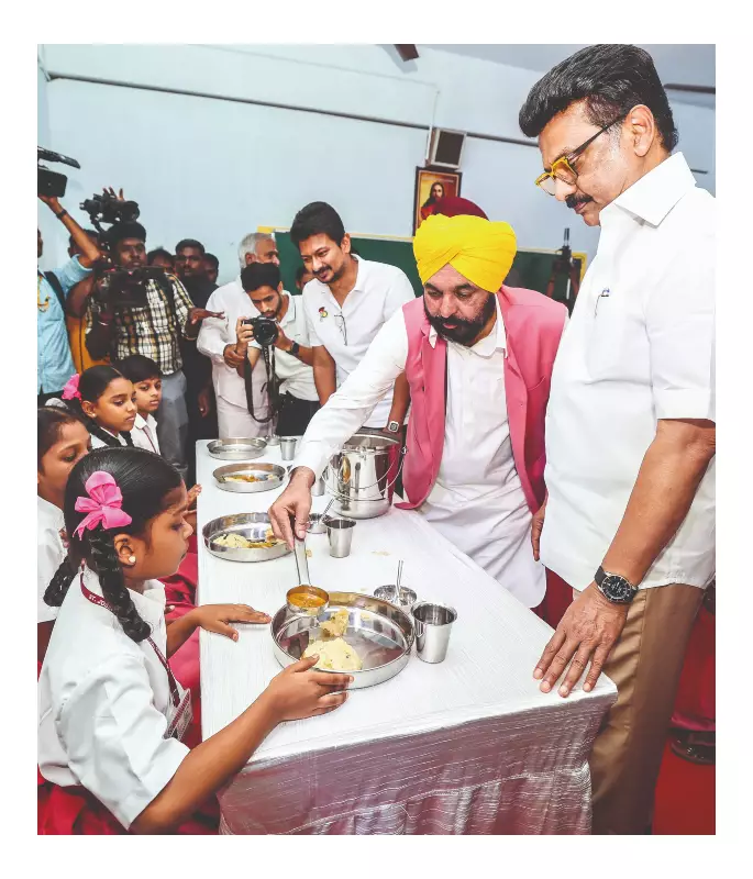 Tamil Nadu's 'Final Assault on Poverty' Lifts 100,000th Family with Thayumanavar Scheme