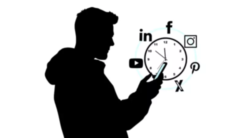 Teen's 30-Day Social Media Detox Transforms Life Amid Digital Addiction Warnings