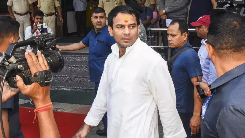 Tej Pratap Yadav Attends Feast Hosted by Bihar Deputy CM Vijay Kumar Sinha