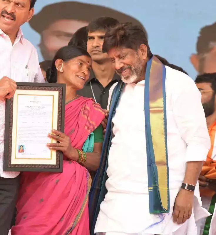 Telangana Deputy CM Announces 800 MW Plant, Distributes Indiramma Houses