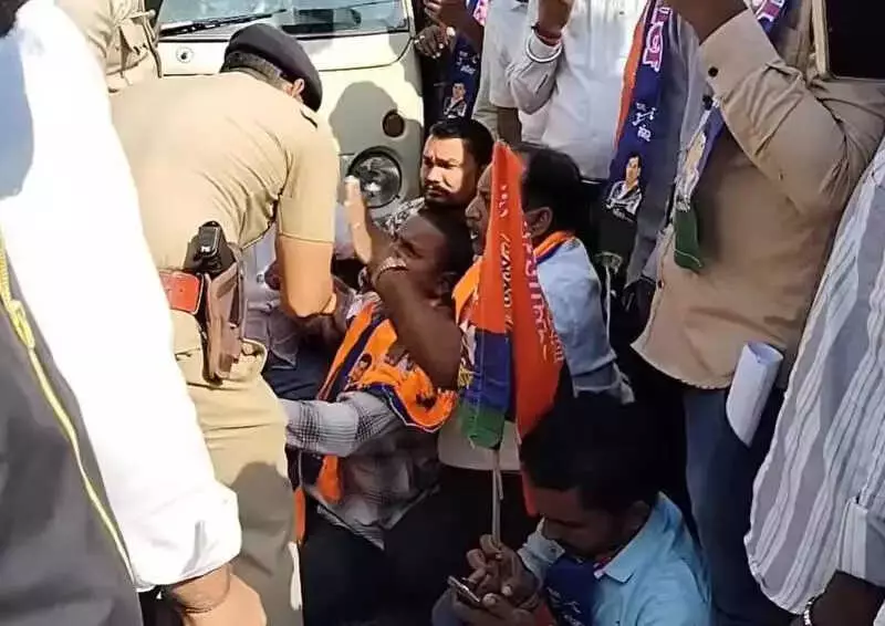 Tense Standoff Marks Final Day of Amravati Civic Poll Campaigning