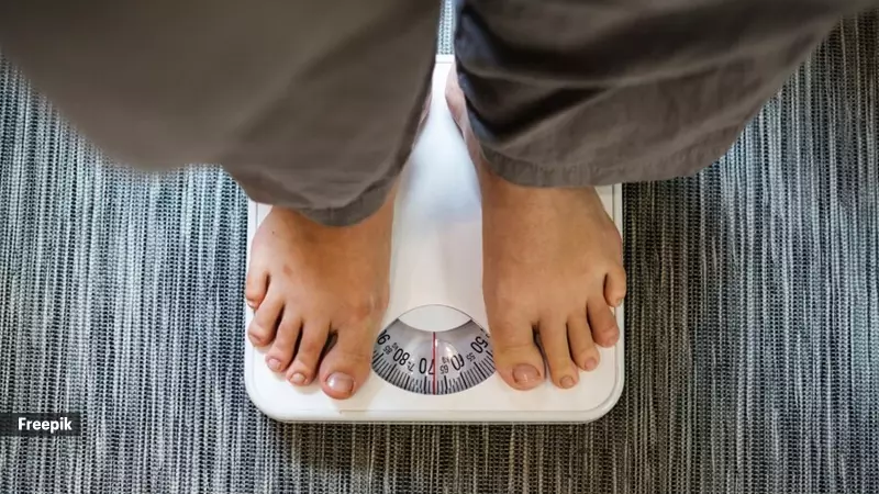 Top Obesity Doctor Rates Weight Loss Trends: Fat Burners Get Zero, Walking Scores High