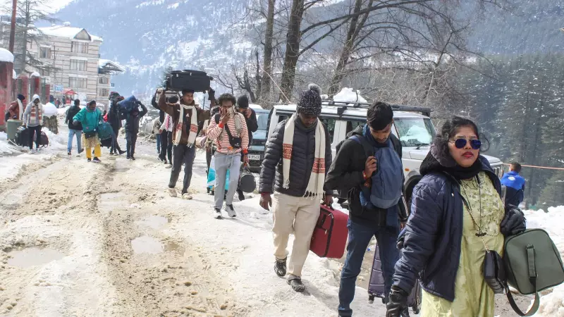 Tourists Trek Through Snow as Traffic Jam Cripples Manali, Fresh Snowfall Alert Issued