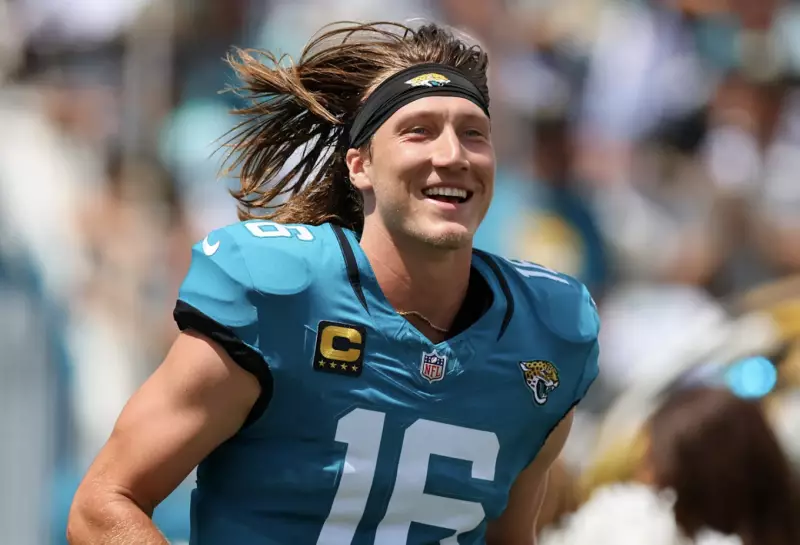 Trevor Lawrence Viral Video: Jaguars QB Lifted by Fan Sparks NFL Twitter Frenzy