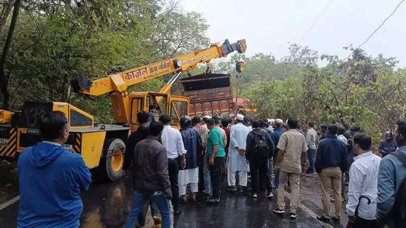 Truck Driver Killed in Mumbai After BEST Bus Collision at Aarey Colony