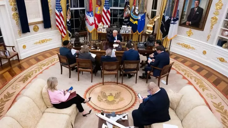 Trump Pauses NYT Interview for Fox News Call in Oval Office