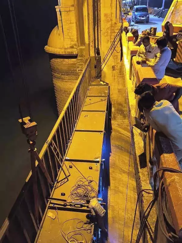 Tungabhadra Dam's 18th New Crest Gate Installed, Replacement Pace to Accelerate