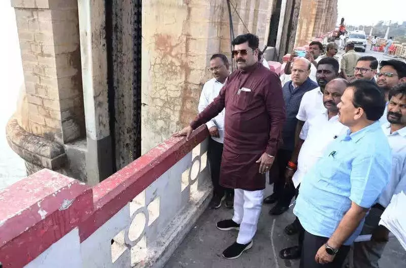 Tungabhadra Dam's 33 New Crest Gates to be Ready by Early May