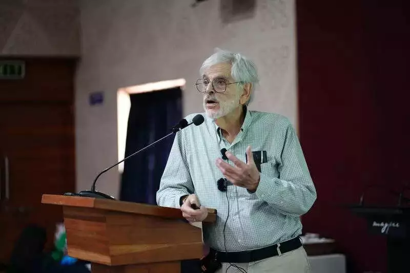 Turing Winner Jeffrey Ullman on AI's Role: Coders Remain Builders