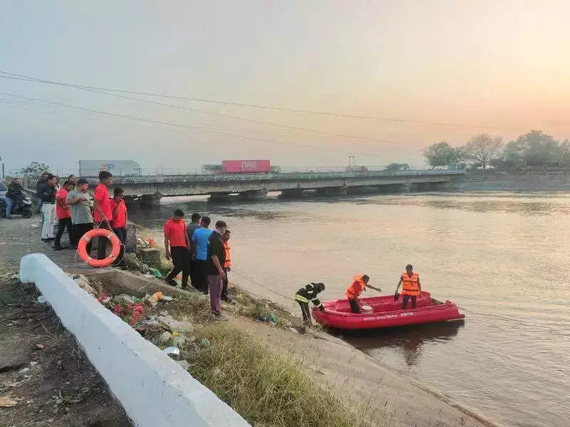 Two Vadodara Teachers Drown in Narmada Canal After Picnic Tragedy