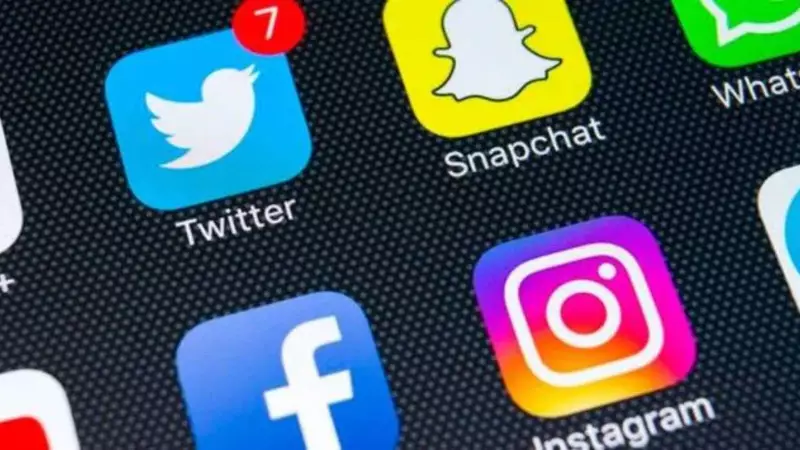 UK Considers Banning Children from Social Media, Following Australia's Lead