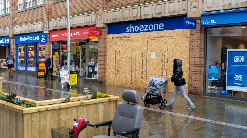 UK Navigates China Trade Amid US Tensions, Seeks to Avoid Trump's Ire