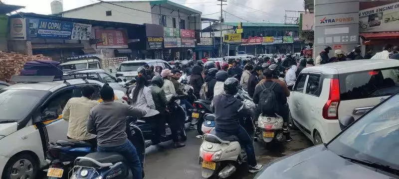 Uttarakhand Hill Stations Choked as Republic Day Rush Meets First Snowfall