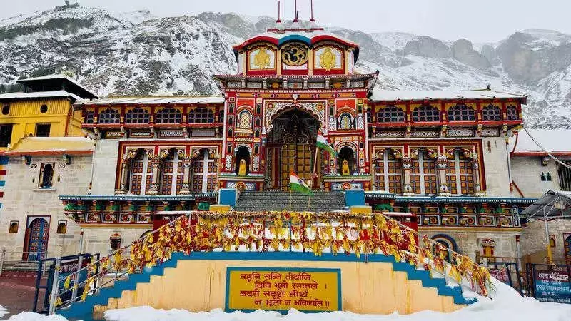 Uttarakhand's Char Dham Sees Fresh Snowfall, IMD Issues Orange Alert