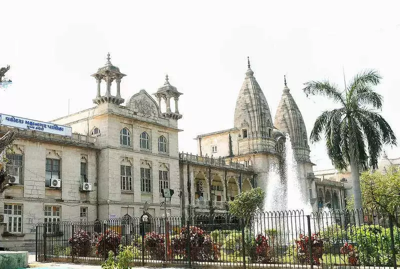 Vadodara Corporators' Cricket Gear Scrutiny: Mayor Unaware of Shoe Purchase