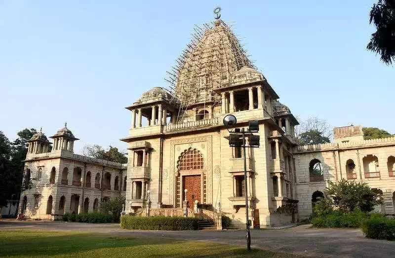 Vadodara's Kirti Mandir to Transform into Cultural Hub with Vishwamitri Ghats Revival