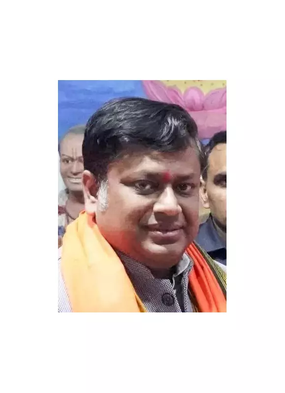 Vande Bharat Sleeper Coach to Add Non-Veg Food After Bengal Controversy