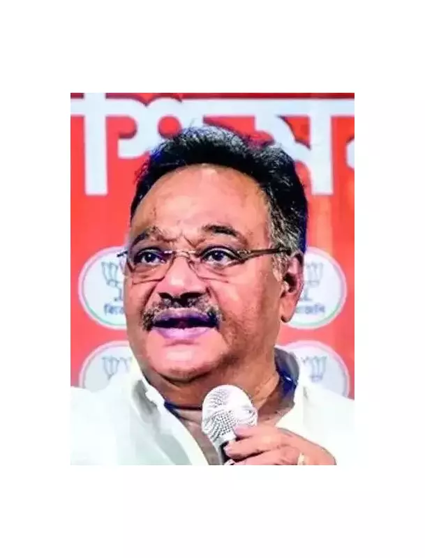 Vande Bharat Sleeper Train Sparks Political Food Fight Over Non-Veg Menu