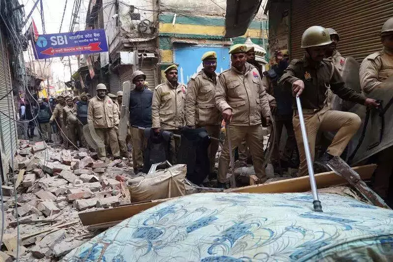 Varanasi's Dalmandi Road Widening Project Accelerates with Demolitions