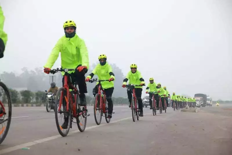 Veer Birsa Munda Cyclothon Team Promotes Unity in Kanpur, Heads to Auraiya