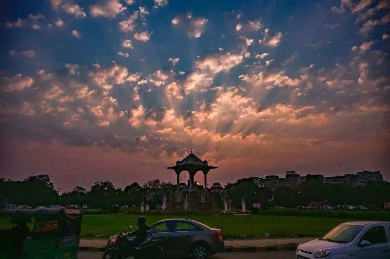 Western Disturbances Bring Dust Storms and Rain to Rajasthan, Jaipur Sees Temperature Dip