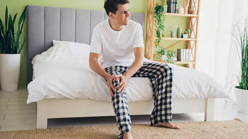 Why Knee Pain Strikes at Night: Expert Explains Causes and Relief Tips