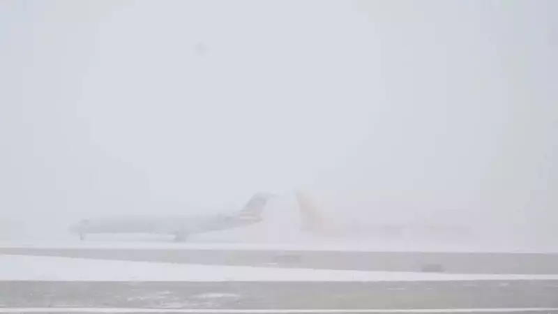Winter Storm Cripples US Air Travel: Thousands of Flights Cancelled Nationwide
