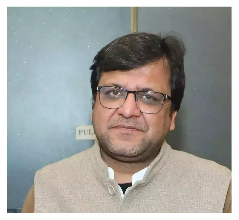 Yogi Govt Suspends Noida Excise Officer Over Overcharging Complaints